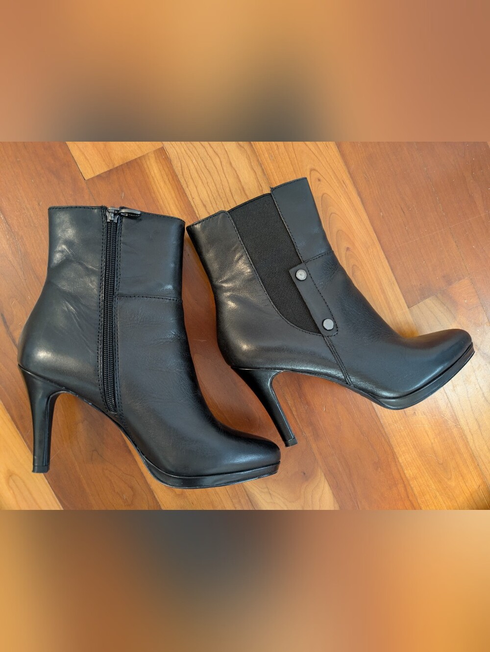 Tahari Gavin Black Leather Booties - Picture 6 of 8